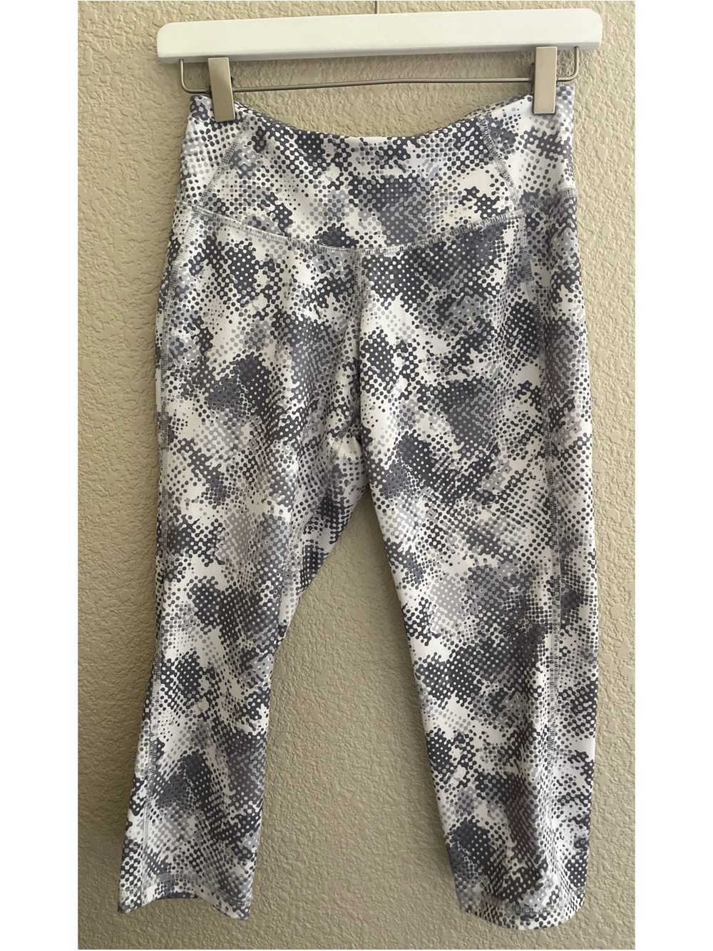 Old Navy Active Go Dry Gray Leggings Women’s Size Small